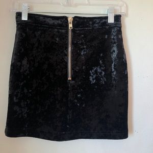 Forever 21 zip up velvet mini tight body on skirt